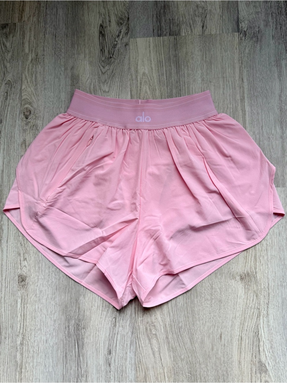 ALO Yoga - Match Point Short in Pink Marshmallow & White - Women’s - size XS